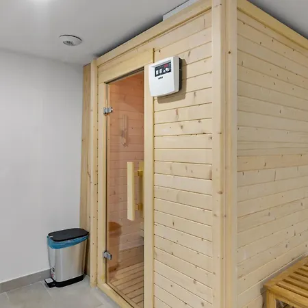 The White House فيلة *