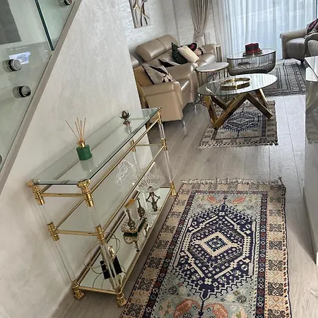 فيلة The White House