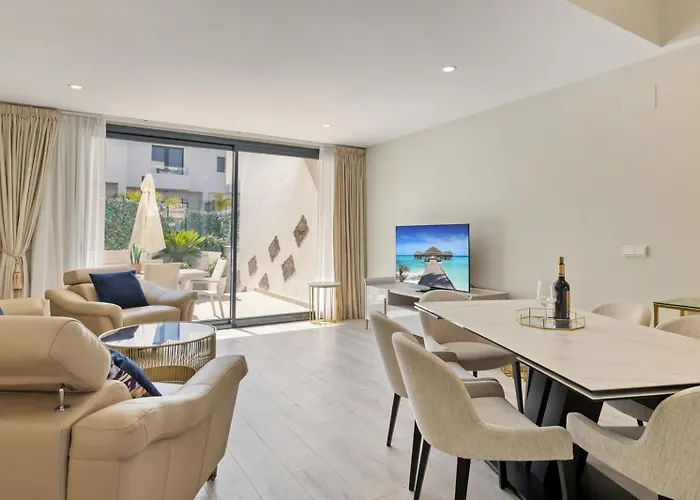 ヴィラ The White House